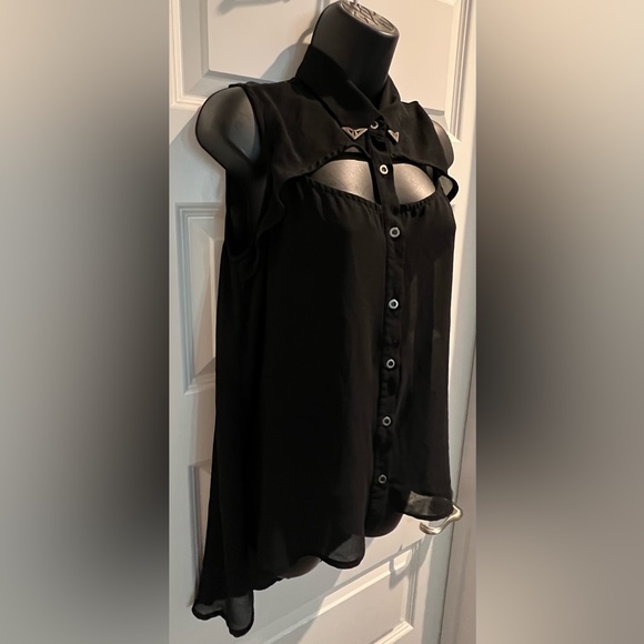 🥈 Poetry Sheer Hi-Low Collar Tip Cut-Out Blouse - Picture 4 of 12